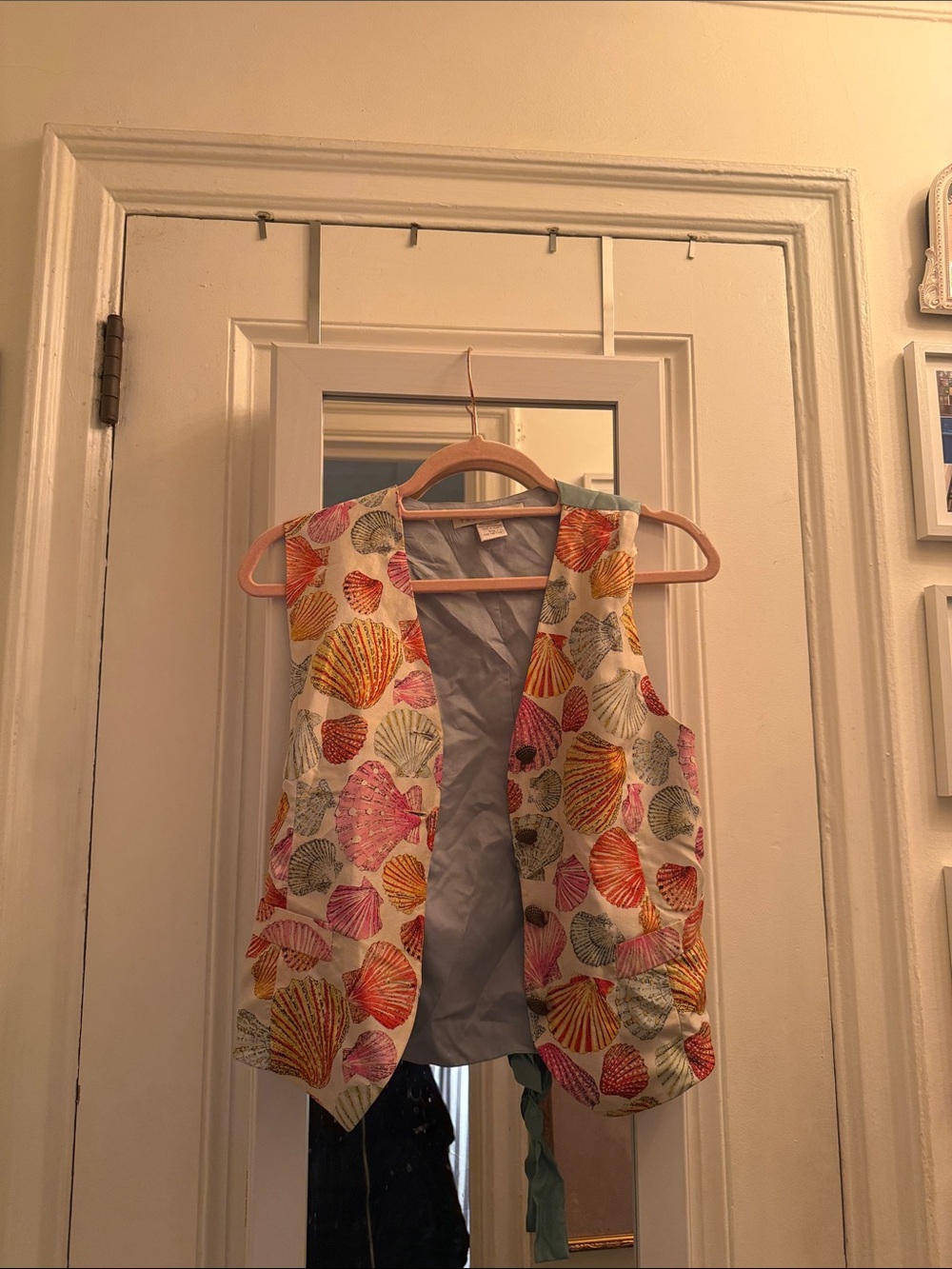 The Limited Vintage Seashell  Print Sleeveless Vest s/m 100 % SILK